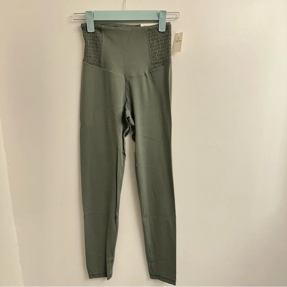 OFFLINE By Aerie Real Me Smocked Leggings Sz S Olive - Picture 4 of 9